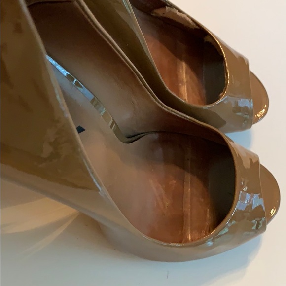 DKNY platform tan chunky heels size 8 - Picture 8 of 10